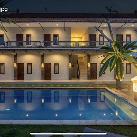 Cempaka Mas Guest House Canggu Buitenkant foto